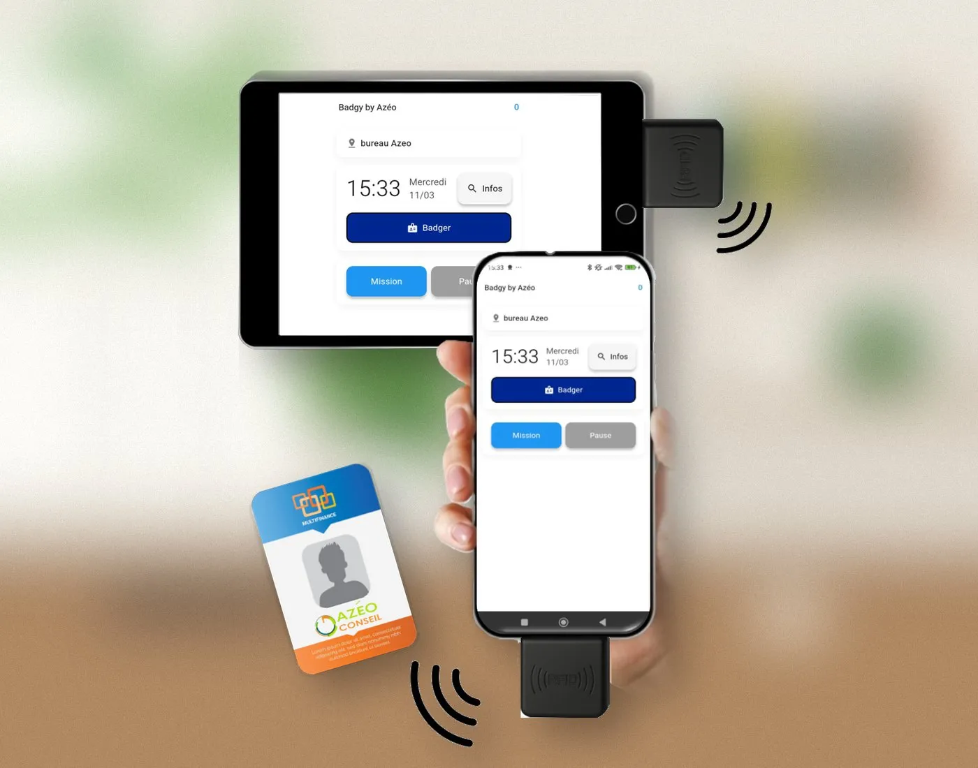 L’application Badgy sur une tablette et un smartphone équipés d’un lecteur de badge, avec une carte collaborateur Azéo