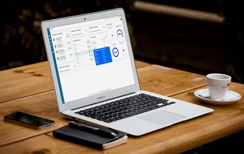 eTemptation ouvert sur un ordinateur portable : tableau de bord et plannings